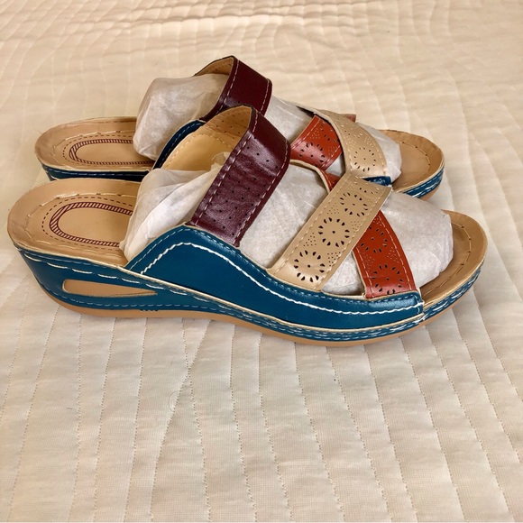 NWOT Multi Color Wedge Sandal - Picture 6 of 16